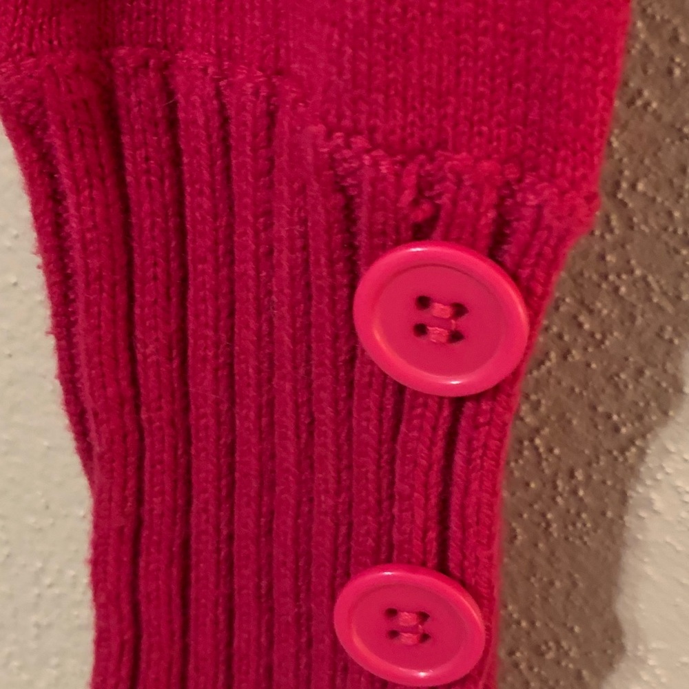 Pink sweater. - Picture 5 of 5